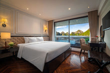 Load image into Gallery viewer, Stellar of The Sea Cruises