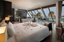 Load image into Gallery viewer, Stellar of The Sea Cruises